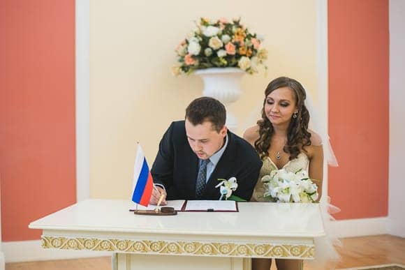 Свадебная фотосессия в ЗАГСе Калининского района Санкт-Петербурга